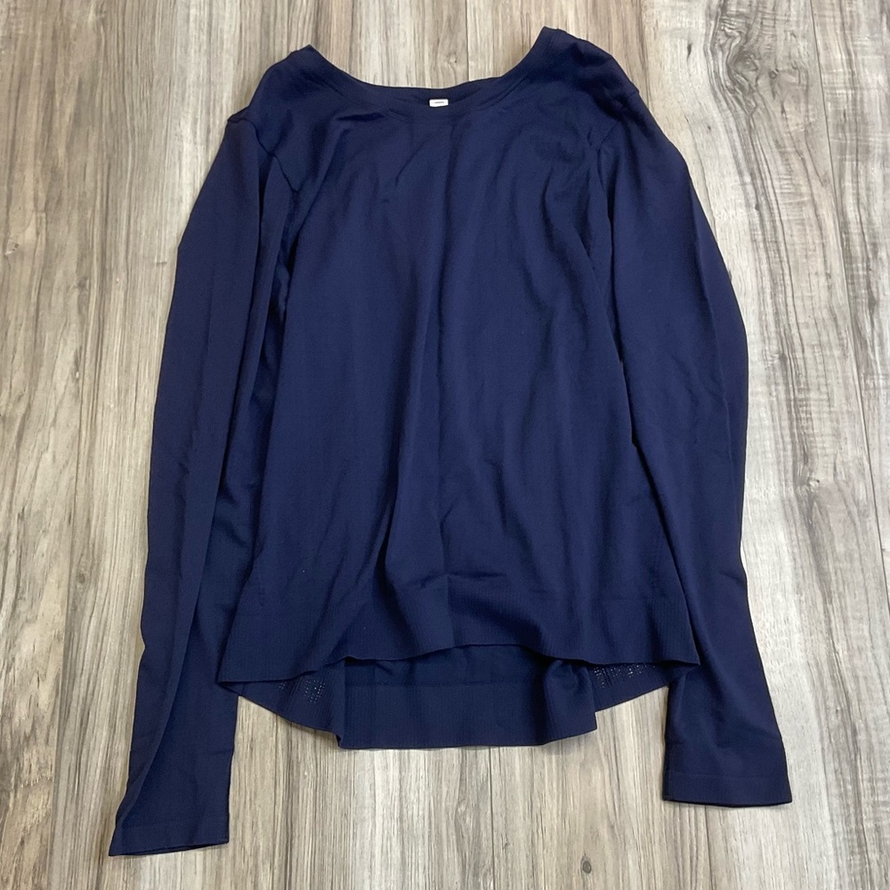 NWT Athleta in motion top